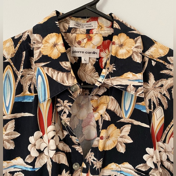 Button Down Beach Shirt ☀️ - Picture 2 of 5